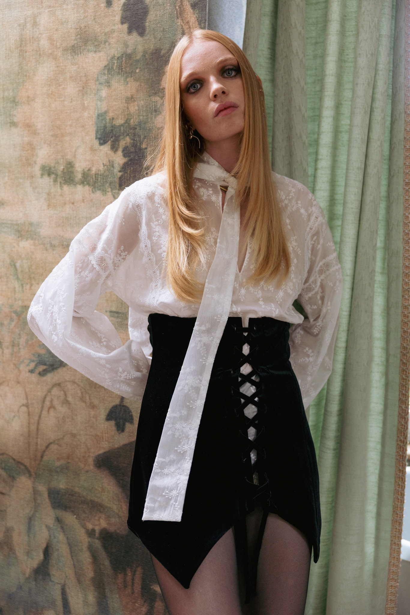 10 TRISTEL WAIST CORSET - Image 1
